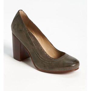Like New Frye Carson Distressed Leather Pump